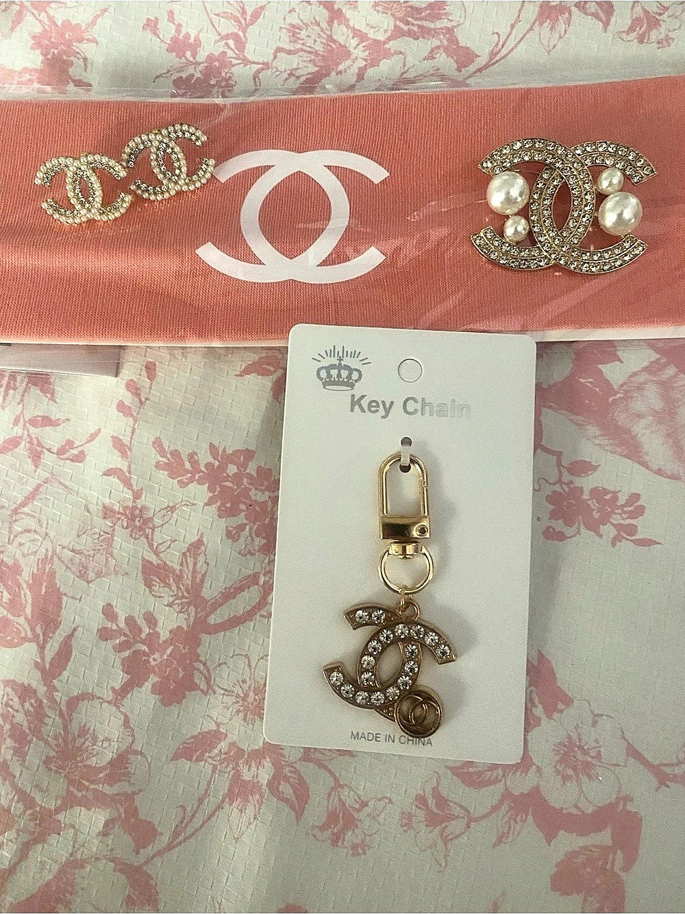 Fashion bundle C interlocking headband earrings  bag charm and brooch NEW